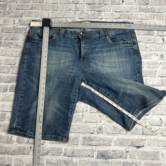 EUC Tommy Hilfiger Womens Blue Denim Jean Shorts - Picture 15 of 16